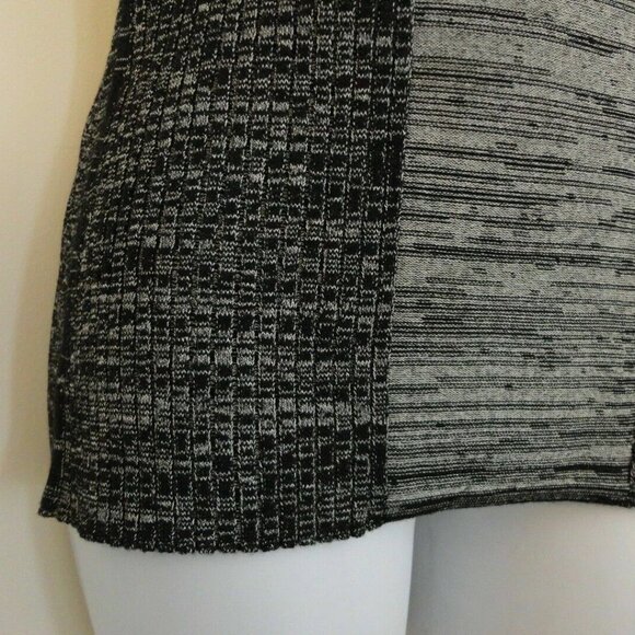 Share NWT AKRIS Cream Black Wool Rib Space Dye Sleeveless Knit Top 10 - Picture 5 of 7